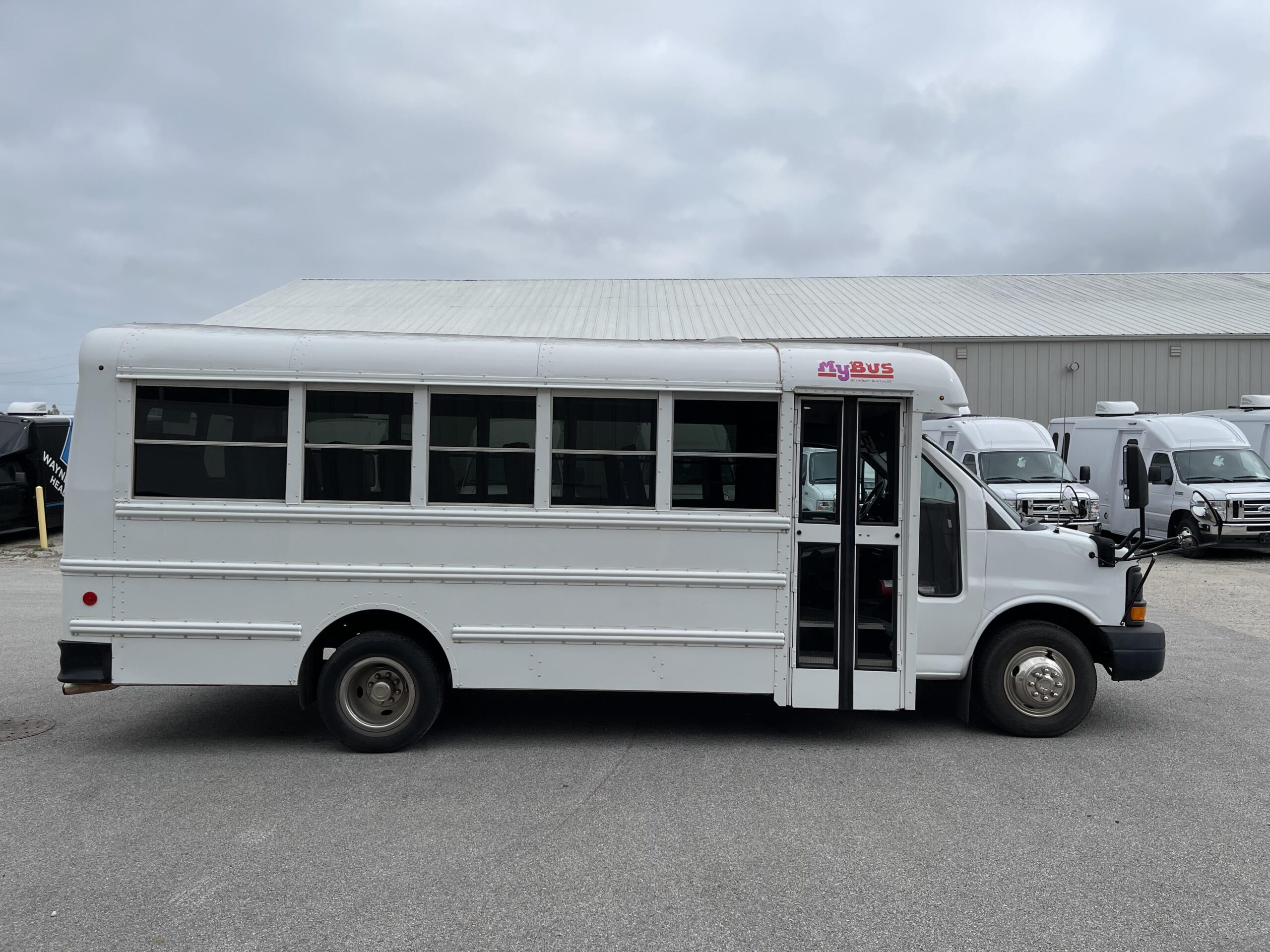 school bus white.jpg 1